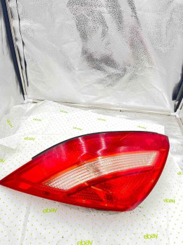 03 04 05 HONDA ACCORD Tail Light Assembly Right passenger side