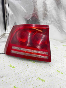 06 07 08 DODGE CHARGER Tail Light Assembly Left driver side