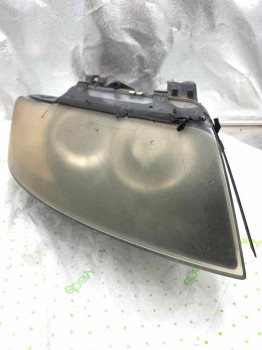 03 04 05 06 AUDI A4 Headlamp Assembly Right passenger side