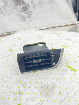 12 TOYOTA CAMRY Air Cond./heater Vents right passenger side