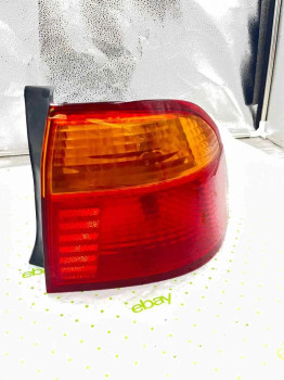 99 00 HONDA CIVIC Tail Light Assembly Right passenger side
