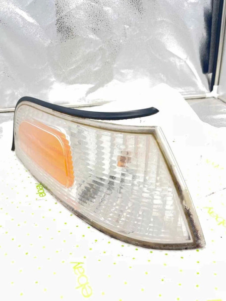 1998-2011 FORD CROWN VICTORIA Headlamp Assembly Right passenger side 1998-2011 FORD CROWN VICTORIA Headlamp Assembly Right passenger side