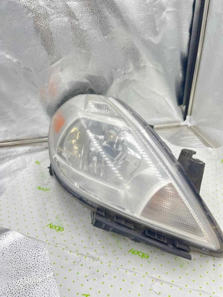 07 08 09 10 11 12 NISSAN VERSA Headlamp Assembly Right passeger side 07 08 09 10 11 12 NISSAN VERSA Headlamp Assembly Right passeger side