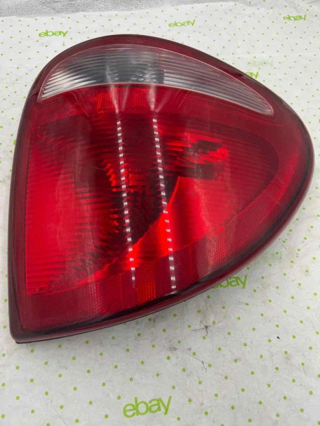 04 05 06 07 CHRYSLER TOWN CNTRY Tail Light Assembly Right passenger side 04 05 06 07 CHRYSLER TOWN CNTRY Tail Light Assembly Right passenger side