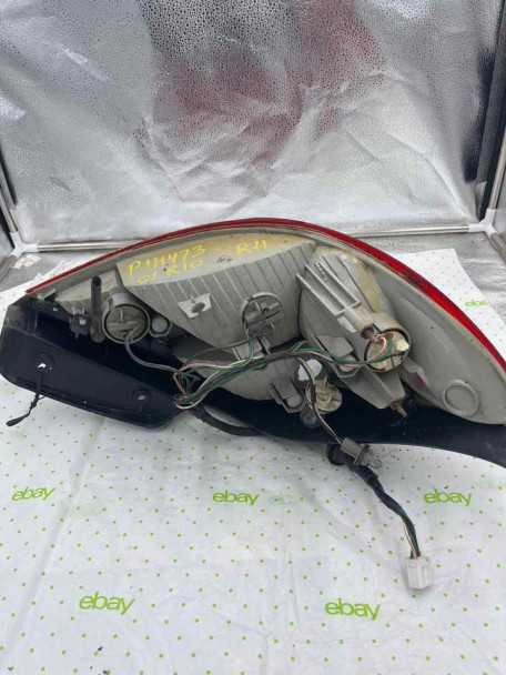00 01 02 KIA RIO Tail Light Assembly Right passenger side