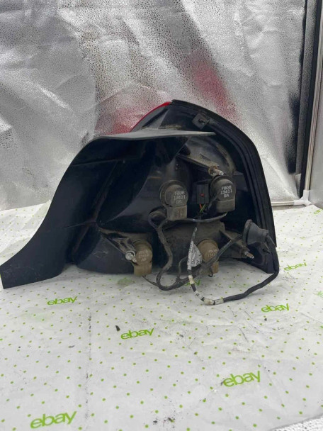 98 99 00 01 02 03 FORD CROWN VICTORIA Tail Light Assembly Left driver side 98 99 00 01 02 03 FORD CROWN VICTORIA Tail Light Assembly Left driver side