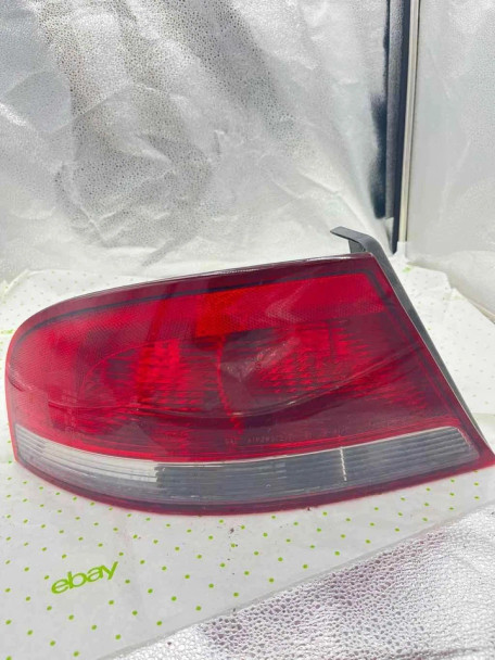 01 02 03 04 05 06 CHRYSLER SEBRING Tail Light Assembly Left driver side