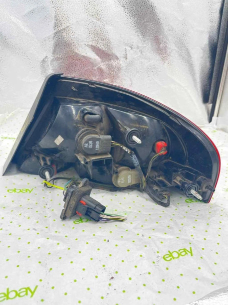 01 02 03 04 05 06 CHRYSLER SEBRING Tail Light Assembly Left driver side 01 02 03 04 05 06 CHRYSLER SEBRING Tail Light Assembly Left driver side