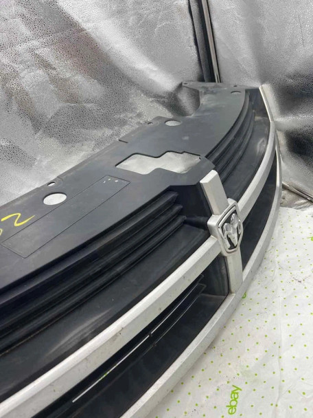 08 09 10 DODGE AVENGER Grille