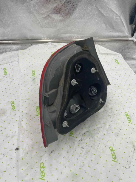 06 07 08 09 10 11 HONDA CIVIC Tail Light Assembly Right passenger side 06 07 08 09 10 11 HONDA CIVIC Tail Light Assembly Right passenger side