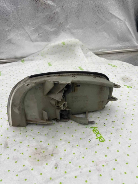 92 93 94 TOYOTA CAMRY Front Lamp Right passenger side 92 93 94 TOYOTA CAMRY Front Lamp Right passenger side