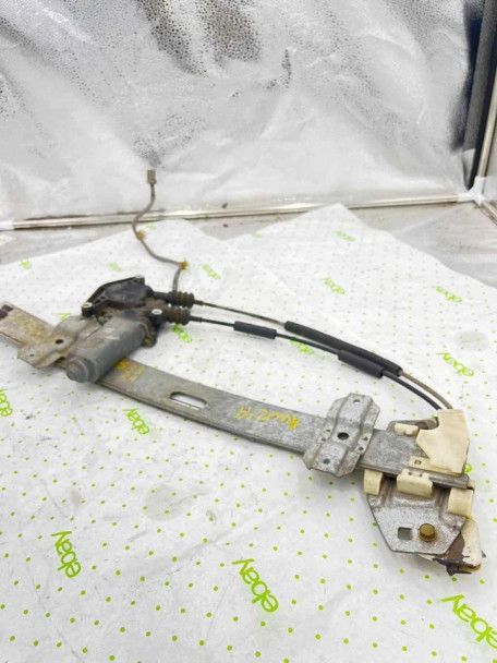 94 95 96 97 HONDA ACCORD Front Door Regulator Right passenger side 94 95 96 97 HONDA ACCORD Front Door Regulator Right passenger side