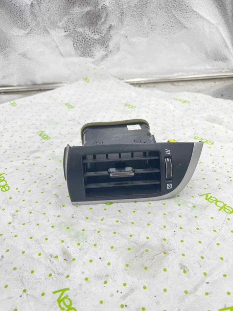 12 TOYOTA CAMRY Air Cond./heater Vents right passenger side 12 TOYOTA CAMRY Air Cond./heater Vents right passenger side