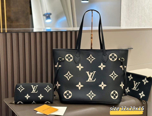 Black & white tote set mirror 