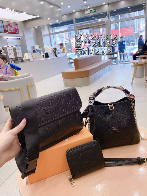 Black mono bucket bag set / mirror  