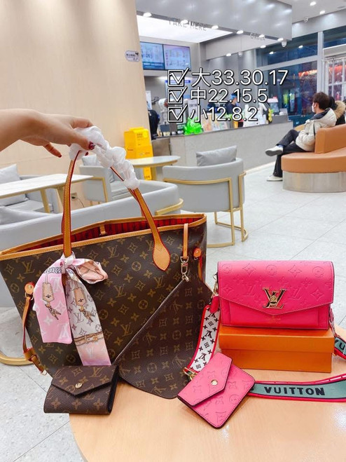 Neverfull set with pink crossbody