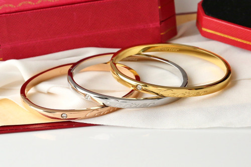 C a r . Bangle bracelet