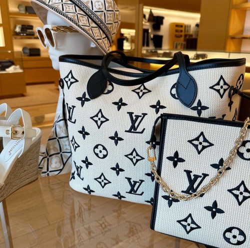 By the pool raffia MM