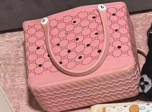 Medium pink G bogg 