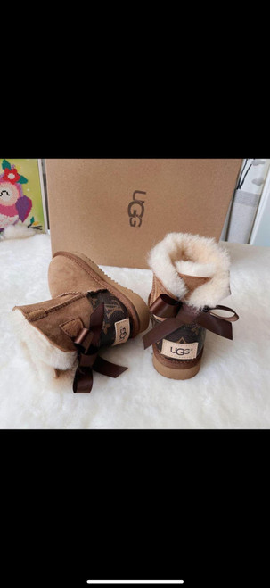 U g g L V Boots U g g L V Boots