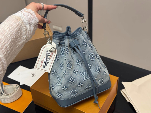 Washed denim bucket bag Washed denim bucket bag