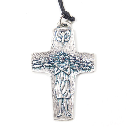 CRUZ DEL PAPA FRANCISCO Mediana