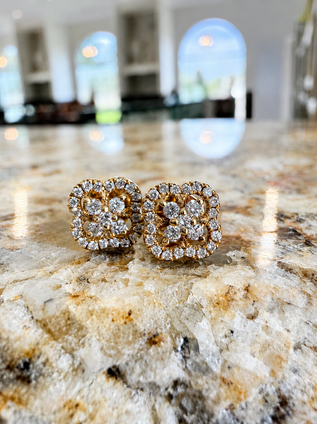 .25cttw Floral Inspired Diamond Stud Earrings- 14KY