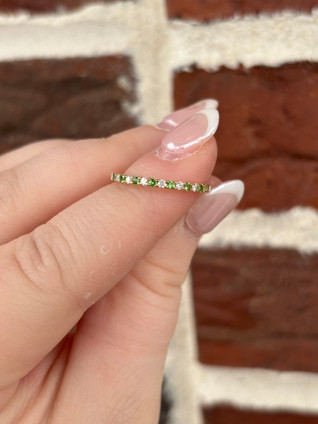 .10cttw Alternating Emerald and Diamond Prong Set Band- 10KY