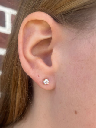 .50cttw Round Brilliant Diamond Stud Earrings- 14KY