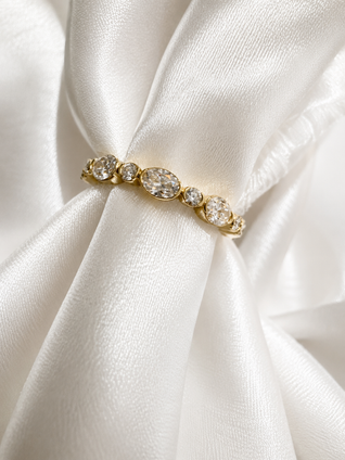 .88cttw Oval and Round Alternating Diamond Band- 14KY