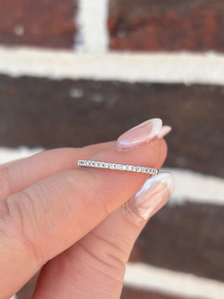 .15cttw Straight Diamond Prong Band- 10KY