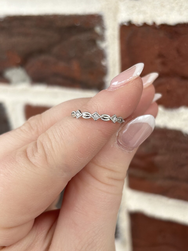 1/50cttw Migrain Diamond Band- 10KW