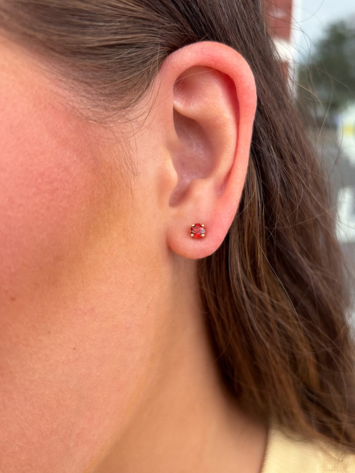 4mm Garnet Stud Earrings- 14KY