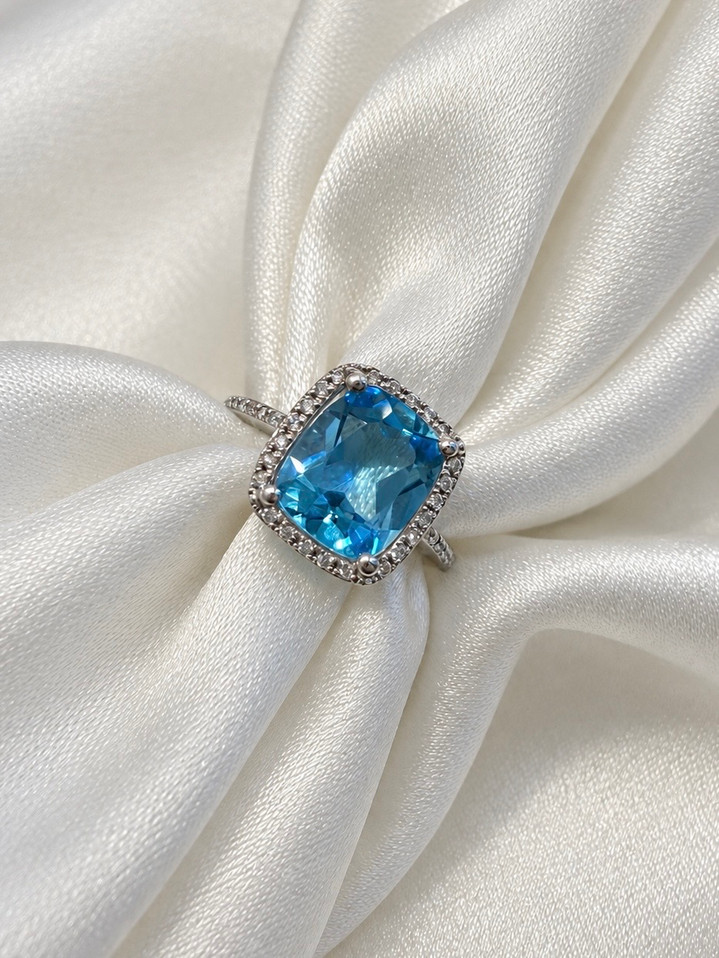 .30cttw Blue Topaz and Diamond Ring- 14KW