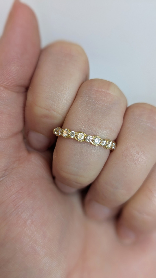  .50cttw Alternating Round Diamond Band with Milgrain Bezel - 10KY