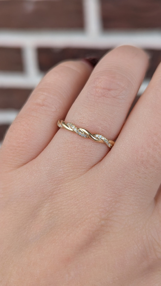 .08cttw Diamond Twist Stackable Band- 10KY