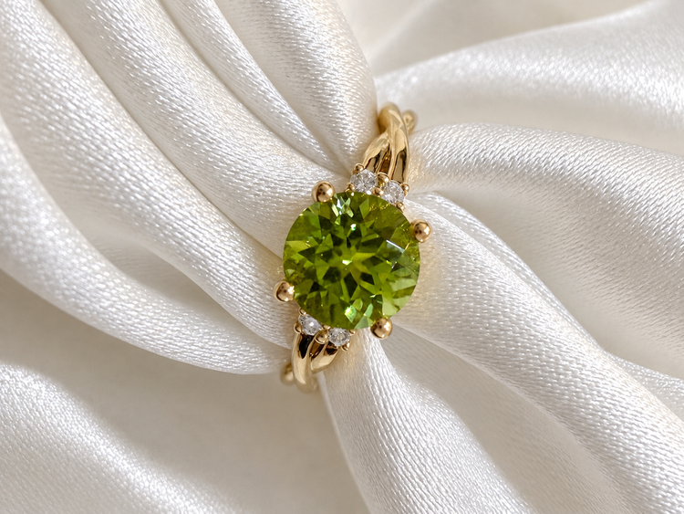 Peridot and Diamond Ring-14KY