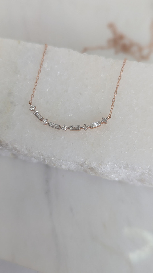 .25cttw Baguette Bar Necklace