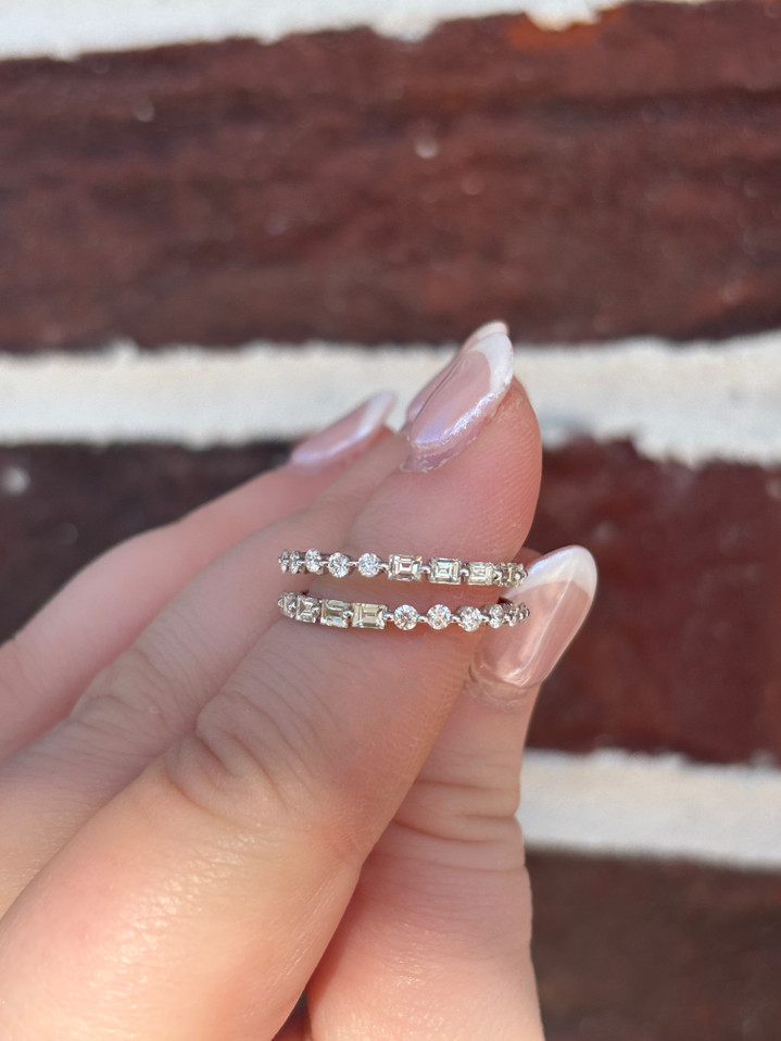 1.13cttw Baguette and Round Diamond Double Band- 14KW