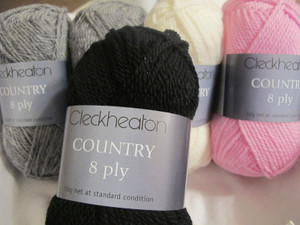 AUSSIE ANIMALS KNITTING KITS CLECKHEATON COUNTRY 8 PLY,PURE WOOL,BILBY