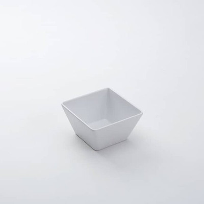 American Metalcraft MELSQ53 23 Oz. Plastic White Square Endurance Bowl