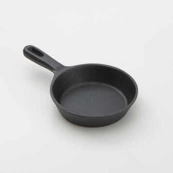 American Metalcraft CIS51 8.5 Oz. Cast Iron Mini Fry Pan