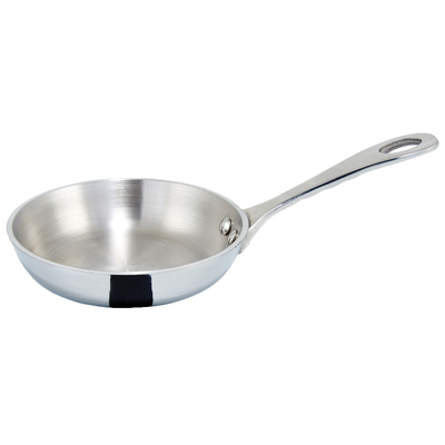 Winco DCFP-4S
 4&quot;
 5 Oz.
 Aluminum / Stainless Steel
 Round
 Mini Fry Pan