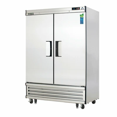 Everest Refrigeration EBR2 54.13" W Two-Section Reach In Refrigerator