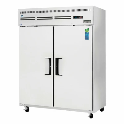 Everest Refrigeration ESWR2 59" W Two-Section Reach In Refrigerator