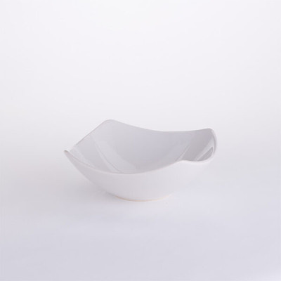 American Metalcraft SQND9 9" 44 Oz. Ceramic White