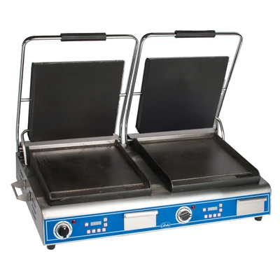 Globe GSGDUE14D 27" W Stainless Steel Electric Countertop Sandwich and Panini Grill - 208-240 Volts