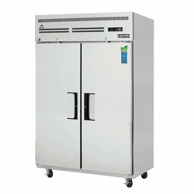 Everest Refrigeration ESR2 49.63" W Two-Section Reach In Refrigerator - 115 Volts