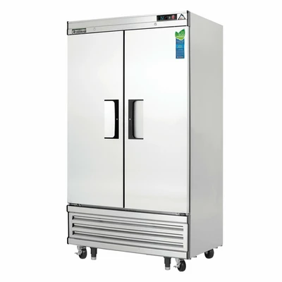 Everest Refrigeration EBNR2 39.38" W Two-Section Reach In Refrigerator