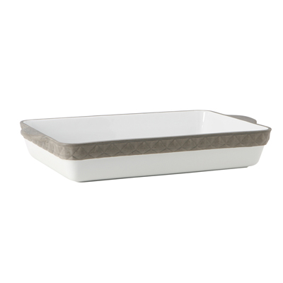 Tuxton EAF-201 6-1/4 qt Porcelain Porcelain White With Black Truffle Band Rectangular Casserole Dish (2 Each Per Case)